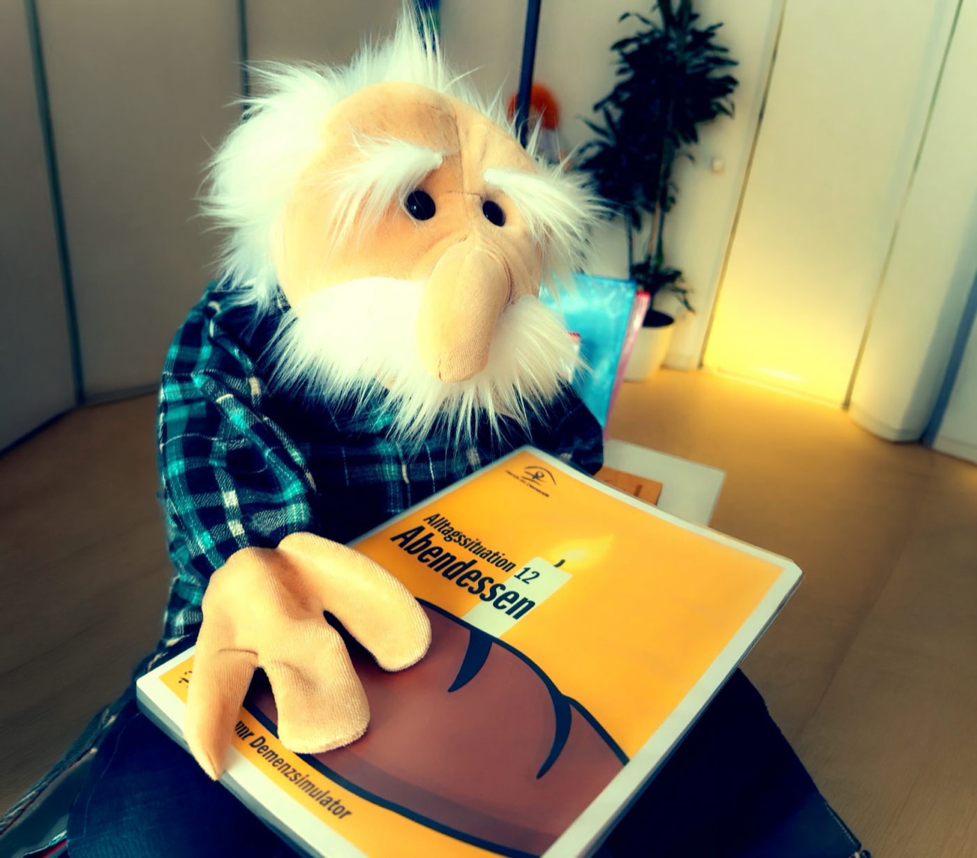 Demenzsimulator mit der Alltagssituation Abendessen